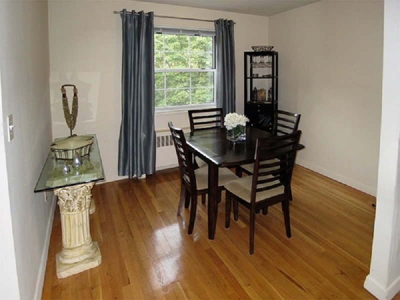 DiningRoom